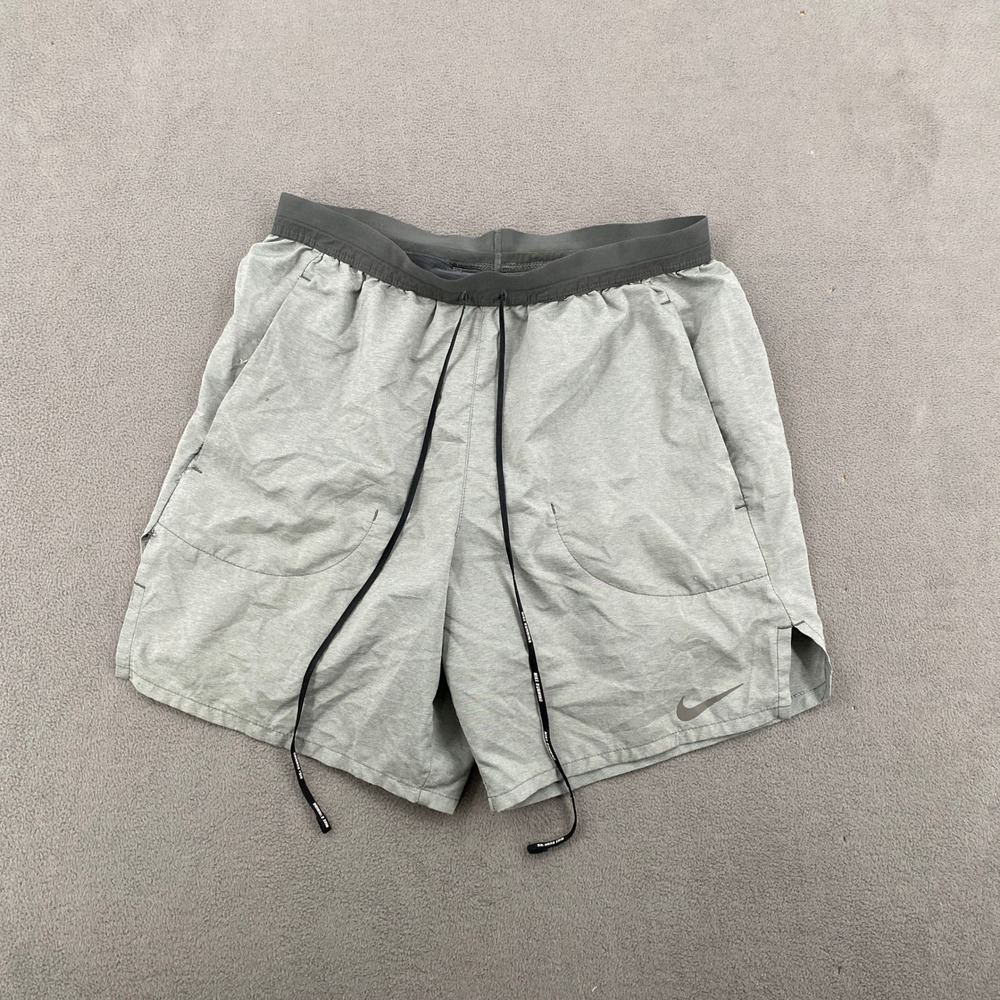 Nike Running Dri-FIT Shorts Mens Small Gray 7 Inch Inseam Zipper Pocket Athletic